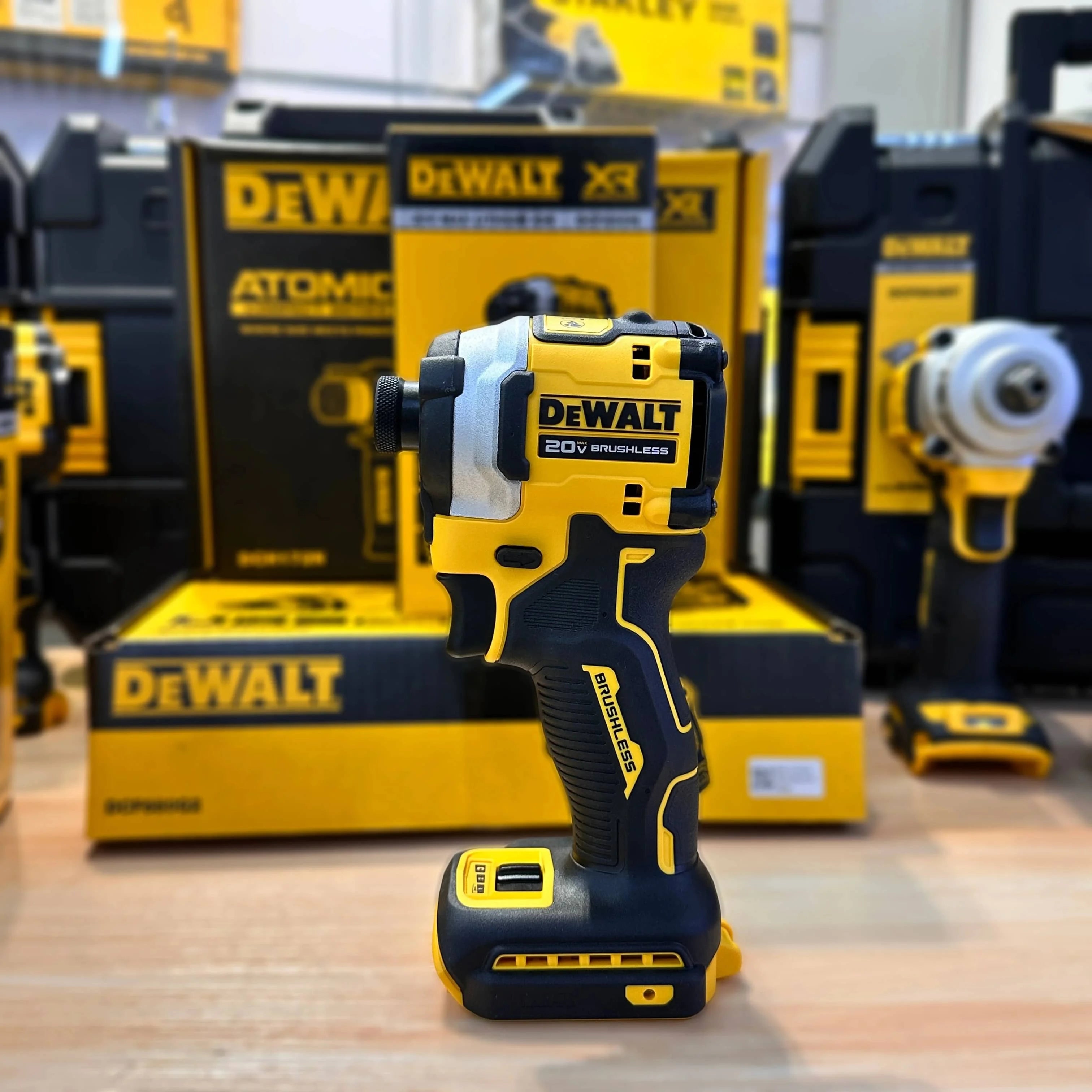 DEWALT Cordless Impact Driver DCF850 Brushless Portable Large Torque Drilling Holes For Screws Electric Impact Wrench