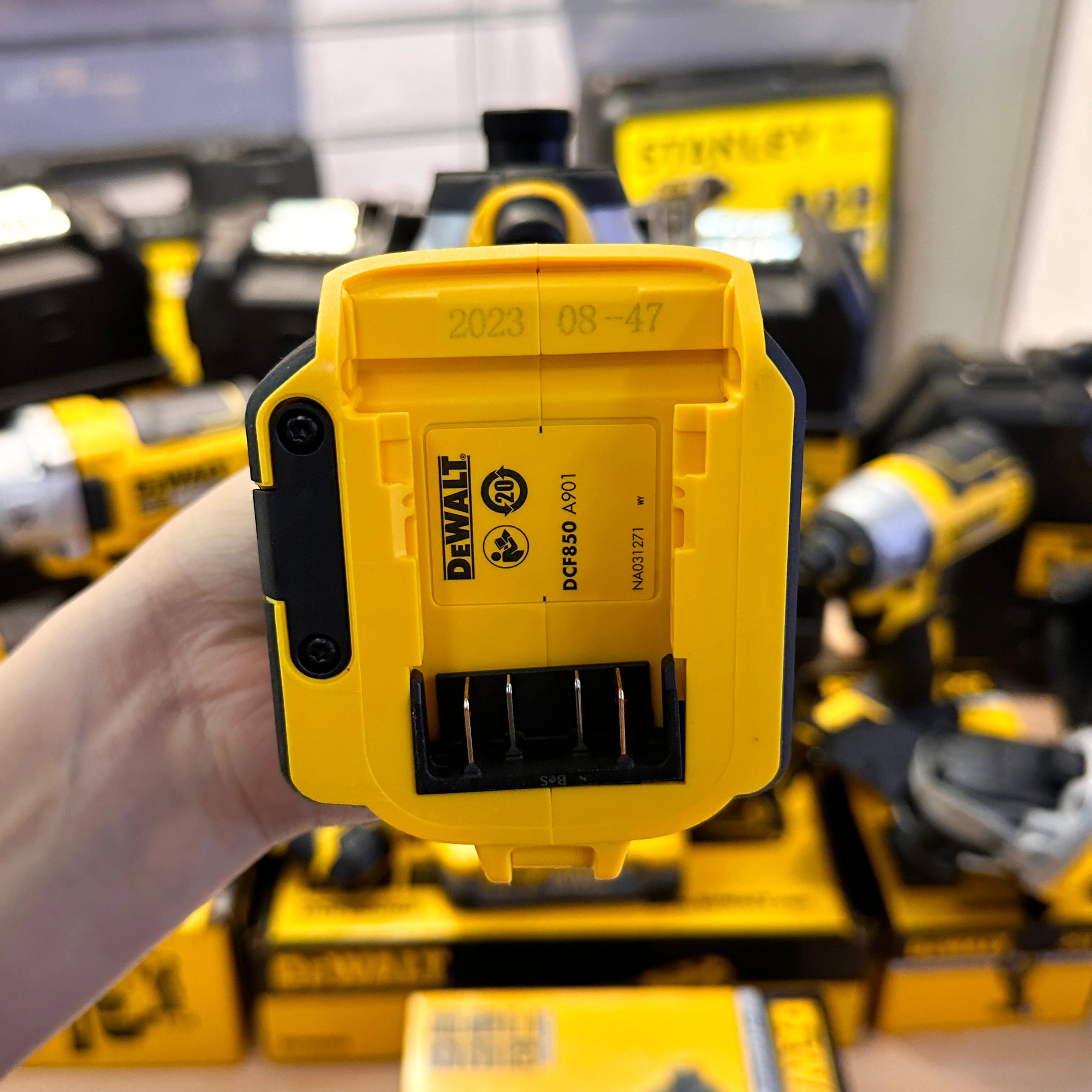 DEWALT Cordless Impact Driver DCF850 Brushless Portable Large Torque Drilling Holes For Screws Electric Impact Wrench